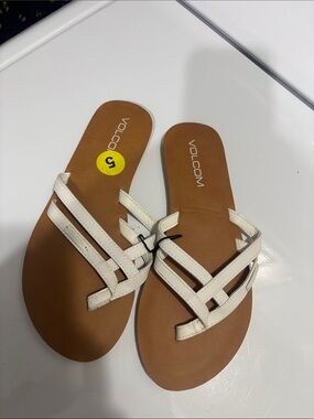 Volcom size 5 sandals NWT
